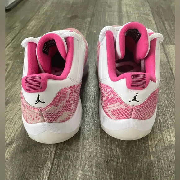 AIR JORDAN 11 RETRO PINK SNAKESKIN